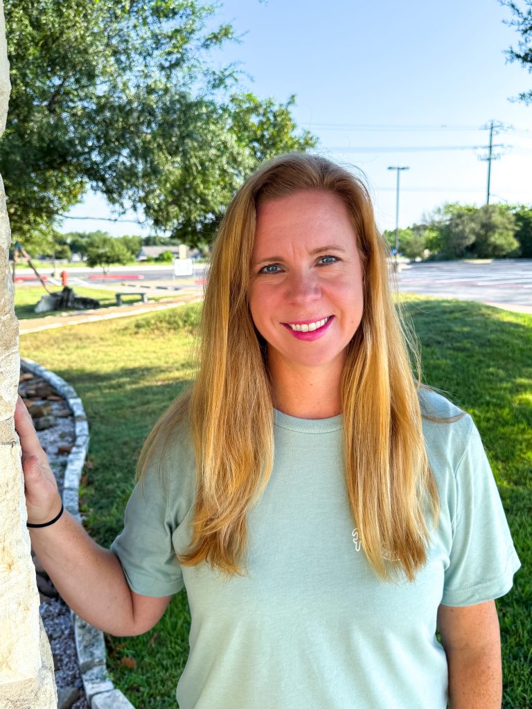 Photo of Ms. Jennifer